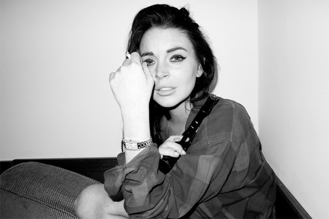 "Gái hư" Lindsay Lohan lại nổi loạn - 4